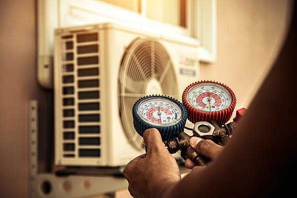 Professional Hvac technician working in Sheridan, IL